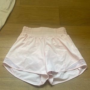 Meadowsweet Pink 4’’ lululemon Hotty Hot High-Rise Lined Short